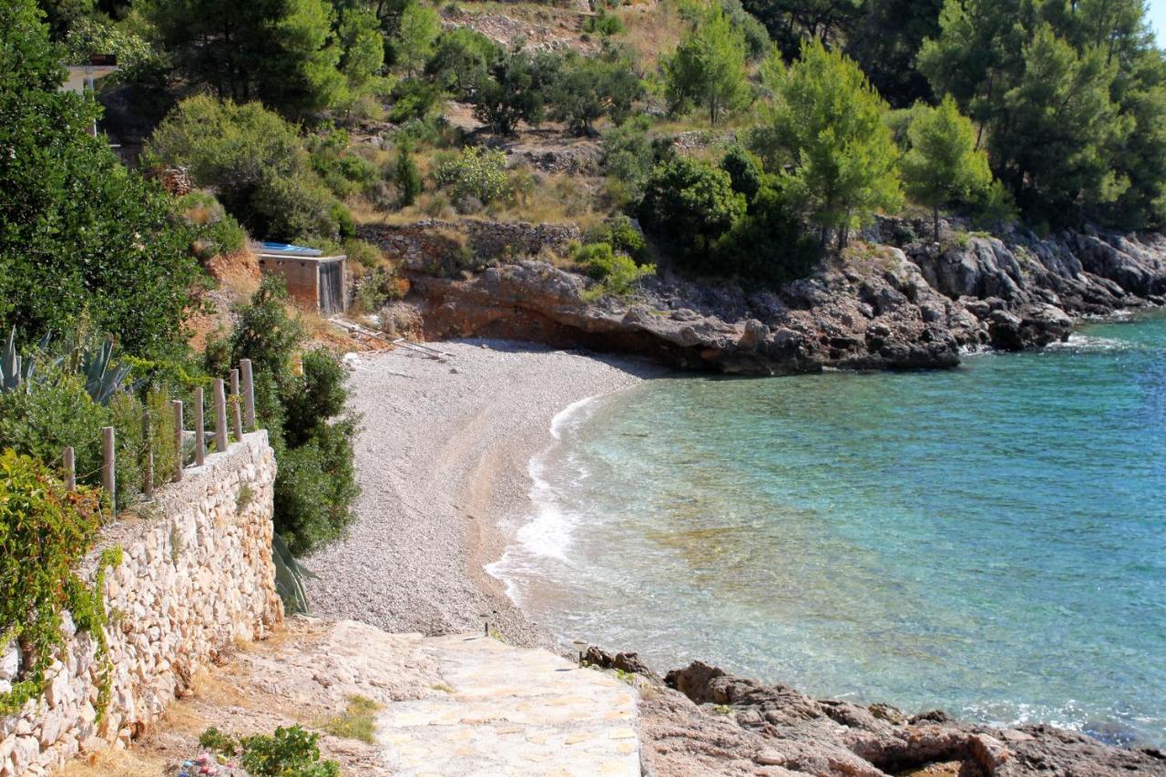 Seaside House For Families With Children Cove Tvrdni Dolac, Hvar - 2057 Gdinj エクステリア 写真
