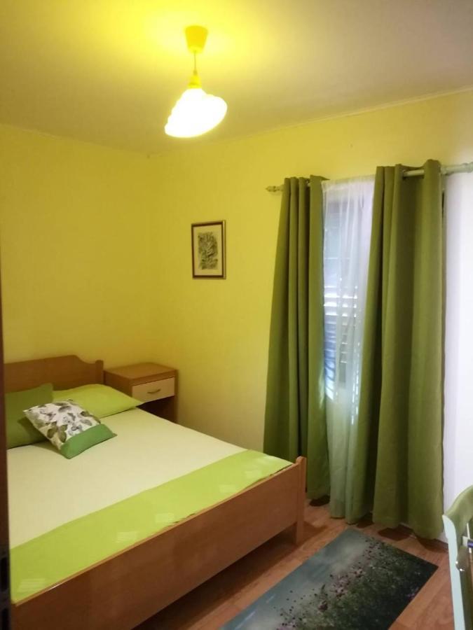 Seaside House For Families With Children Cove Tvrdni Dolac, Hvar - 2057 Gdinj エクステリア 写真