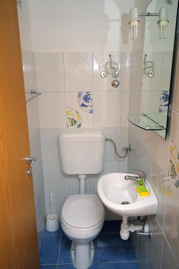 Seaside House For Families With Children Cove Tvrdni Dolac, Hvar - 2057 Gdinj エクステリア 写真
