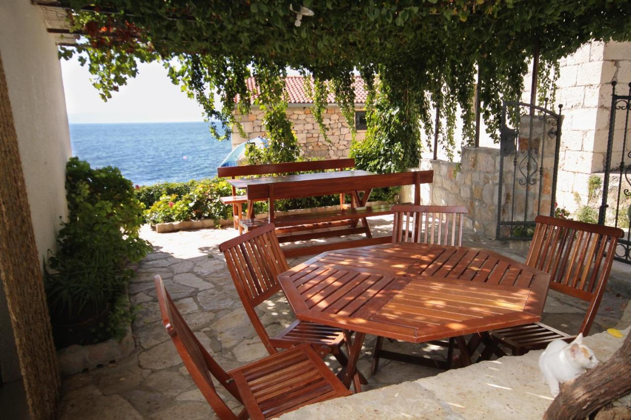 Seaside House For Families With Children Cove Tvrdni Dolac, Hvar - 2057 Gdinj エクステリア 写真